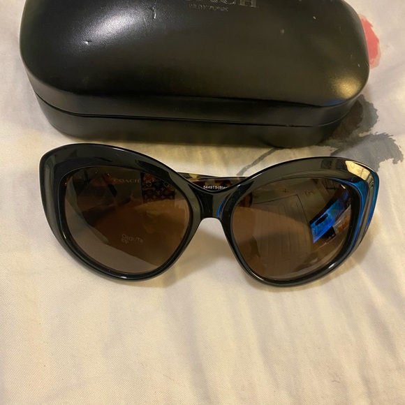 Coach sunglasses - Picture 3 of 8